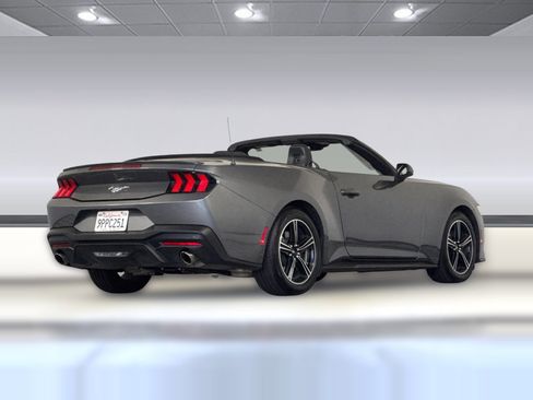 Used 2025 Ford Mustang Premium image 8