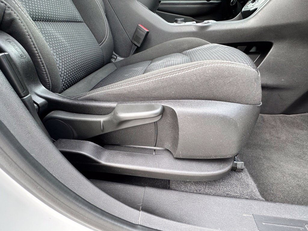 Certified 2022 GMC Terrain SLE w/ Driver Convenience Package AWD/4WD image 13