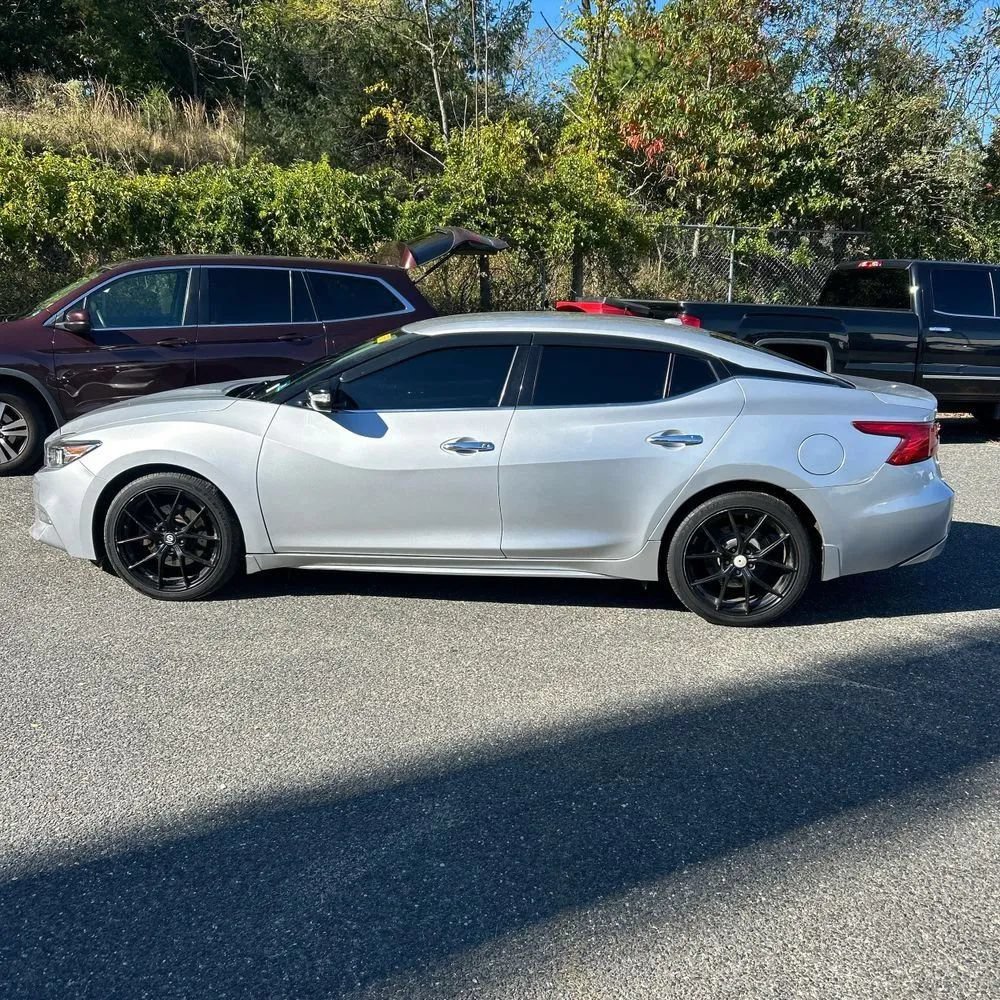 Used 2016 Nissan Maxima SR FWD image 3