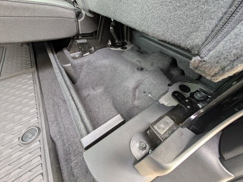 New 2026 RAM 1500 4x4 Crew Cab image 18