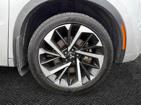 Used 2022 Mitsubishi Outlander SEL image 11