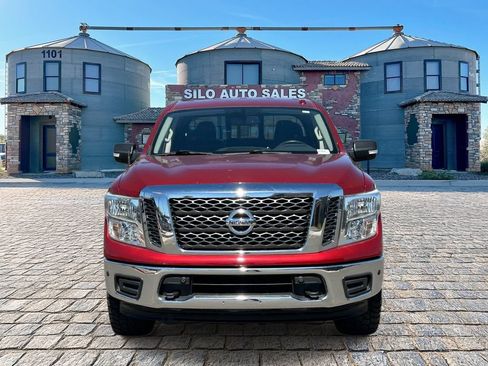 Used 2018 Nissan Titan SV w/ SV Convenience Package AWD/4WD image 8