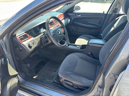 Used 2009 Chevrolet Impala LT FWD image 11