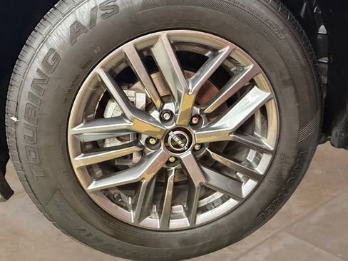 Used 2024 Nissan Rogue S FWD image 26