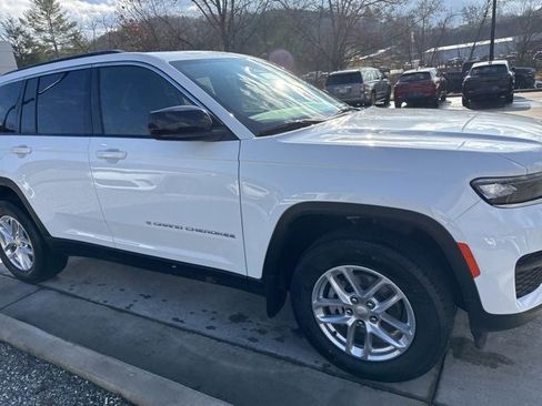 New 2025 Jeep Grand Cherokee Laredo X w/ Luxury Tech Group I image 2