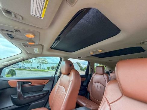 Used 2017 Chevrolet Traverse Premier FWD image 16