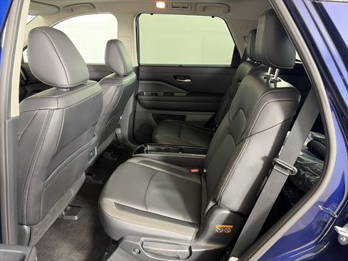 Certified 2025 Nissan Pathfinder SL w/ SL Premium Package image 7