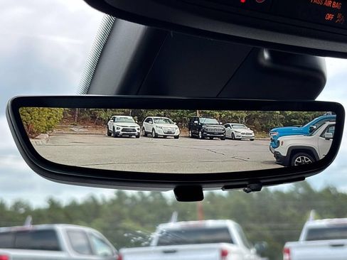 Used 2022 Cadillac XT4 Premium Luxury w/ Enhanced Visibility Package FWD image 33
