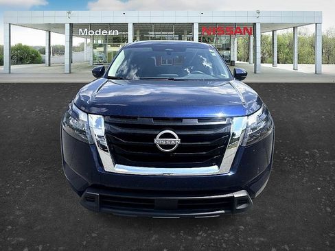 Certified 2024 Nissan Pathfinder SV FWD image 8