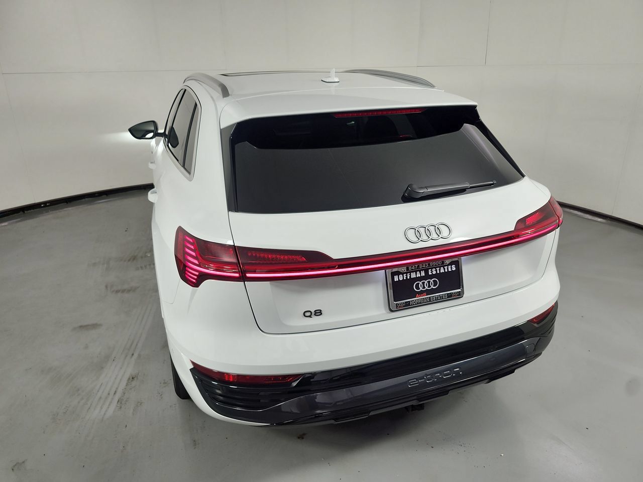 Used 2024 Audi Q8 e-tron Premium Plus w/ Premium Plus Package AWD/4WD image 6