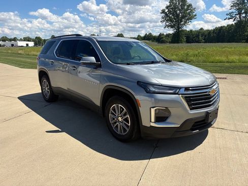 Used 2023 Chevrolet Traverse LT FWD image 8