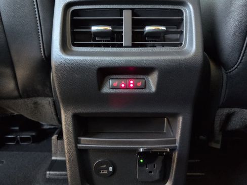 Used 2022 Ford Edge Titanium w/ Equipment Group 301A image 23