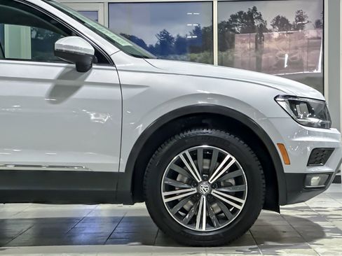 Used 2018 Volkswagen Tiguan SE w/ 18" Alloy Wheels Package image 35