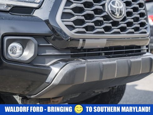 Used 2021 Toyota Tacoma TRD Off-Road w/ TRD Premium Off Road Package image 11