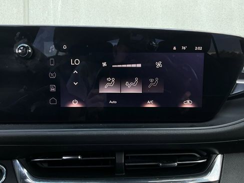 Used 2025 Buick Envista Preferred image 29