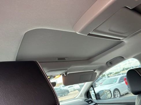 Used 2024 Honda Odyssey Elite image 12