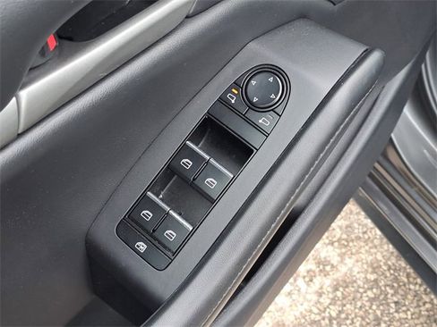 Used 2023 MAZDA MAZDA3 s image 22