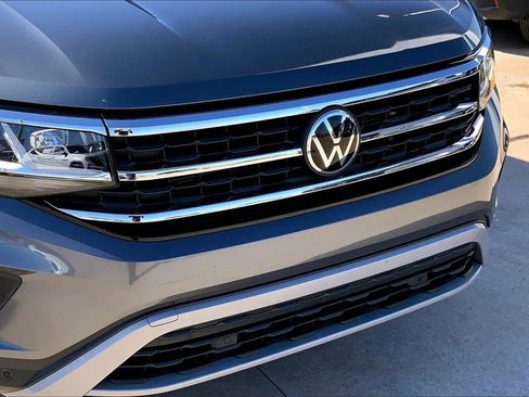 Used 2023 Volkswagen Atlas Cross Sport SE image 27