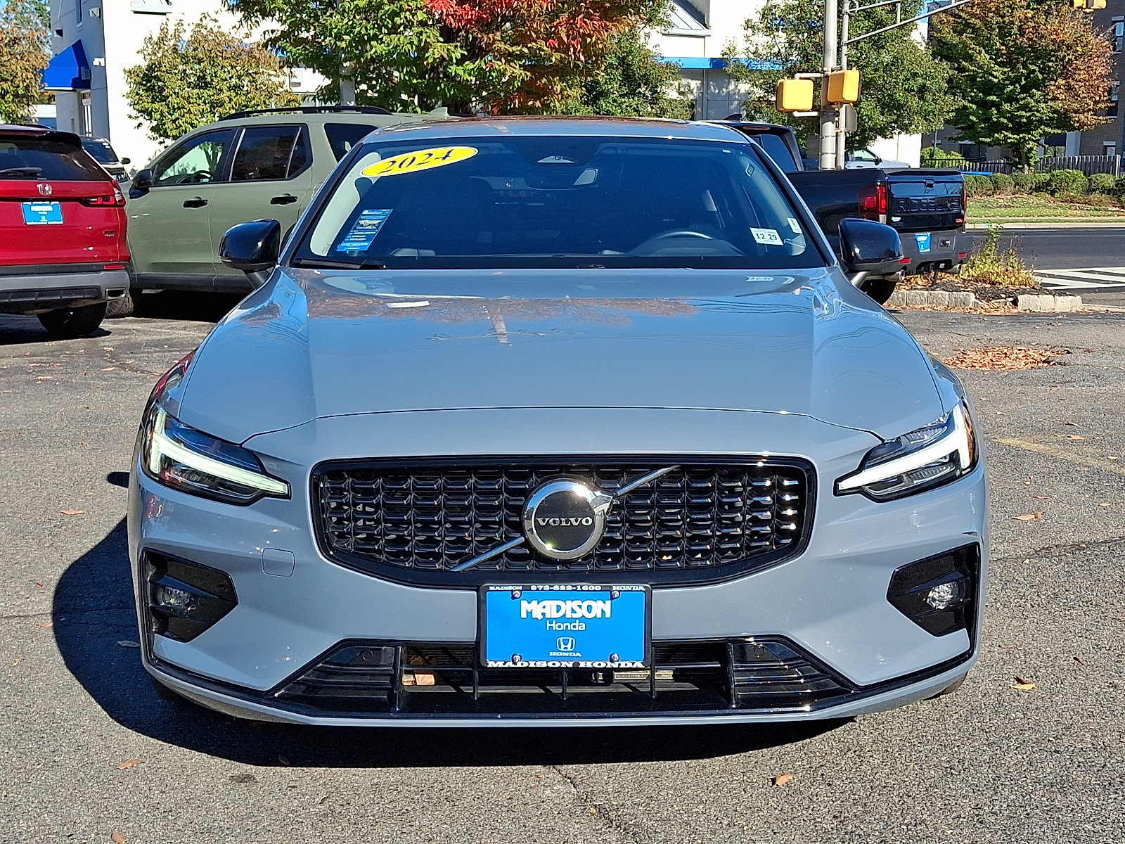 Used 2024 Volvo S60 B5 Core FWD image 2