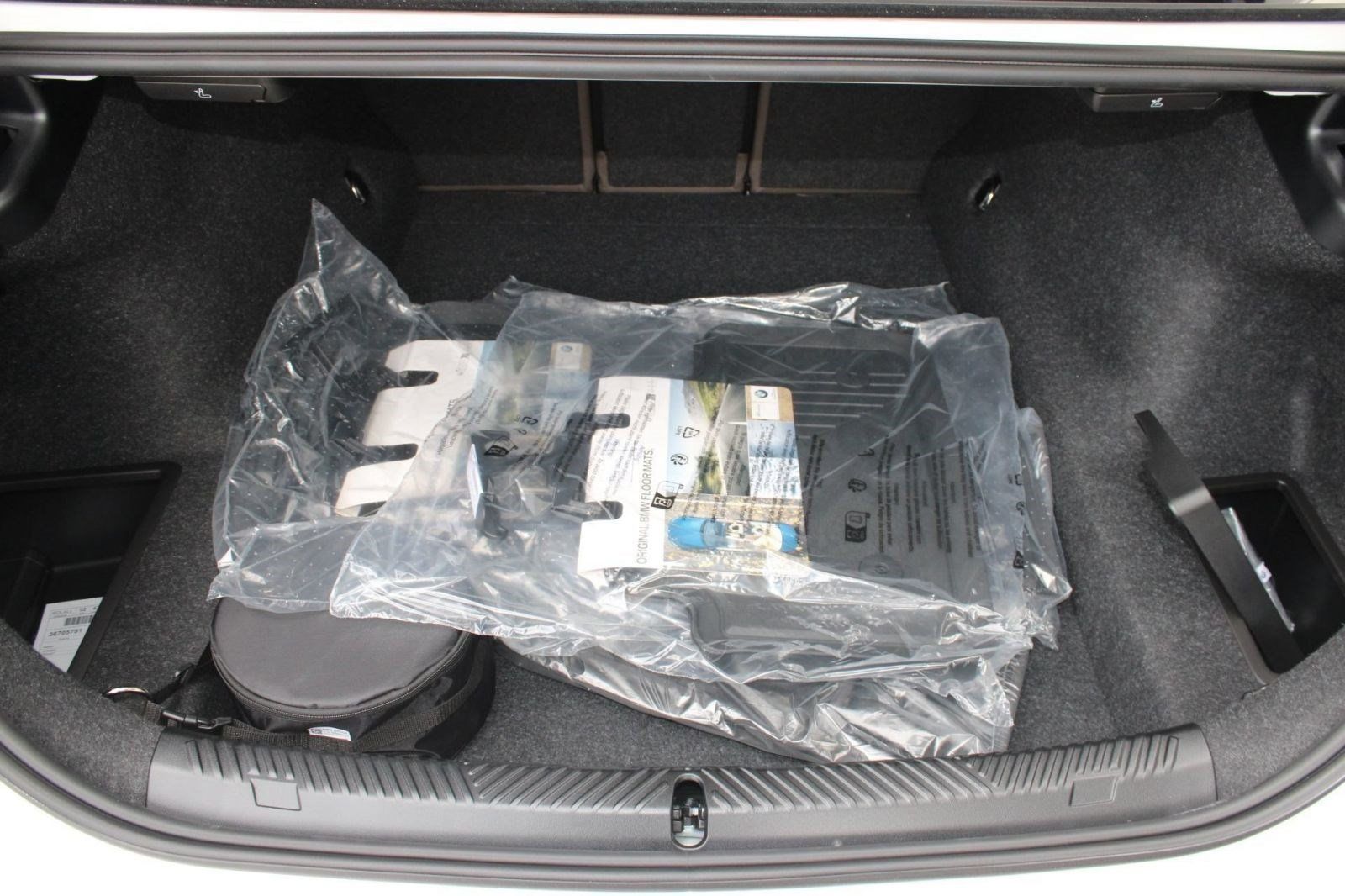 Used 2026 BMW 530i w/ M Sport Package RWD image 22