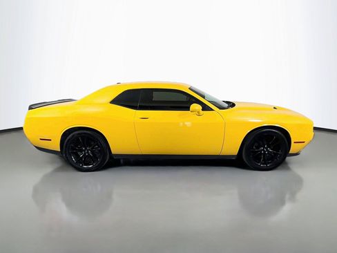 Used 2018 Dodge Challenger SXT w/ Blacktop Package RWD image 4