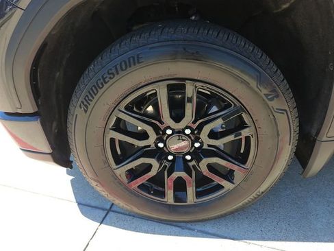 Used 2025 GMC Sierra 1500 Elevation w/ Preferred Package image 32