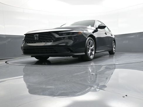 Certified 2023 Honda Accord EX image 25