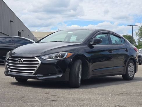 Used 2018 Hyundai Elantra SE FWD image 8