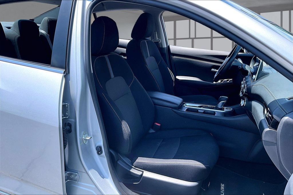 Used 2022 Nissan Sentra SV FWD image 7