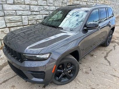 Used 2023 Jeep Grand Cherokee Altitude