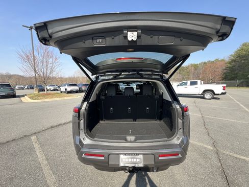 New 2026 Nissan Pathfinder SL image 32