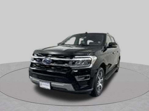 Used 2024 Ford Expedition Max Limited AWD/4WD image 3