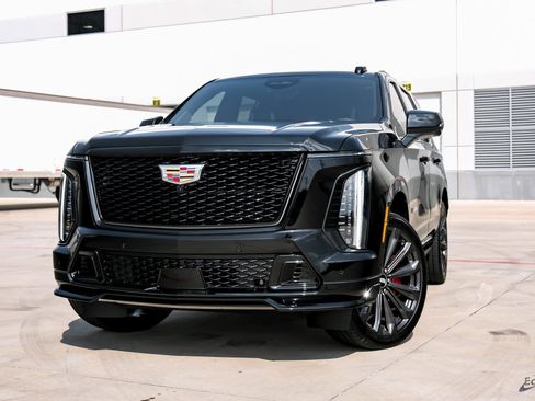 Used 2026 Cadillac Escalade V w/ LPO, Floor Liner Package image 4