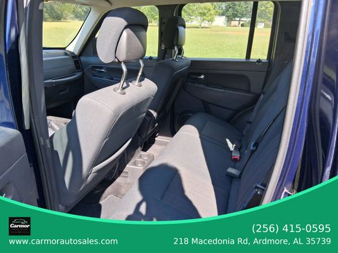 Used 2012 Jeep Liberty Sport image 6