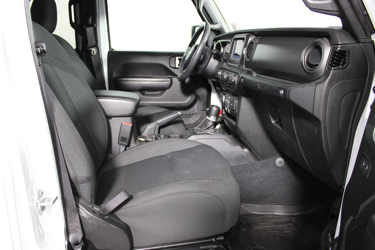 Used 2023 Jeep Wrangler Unlimited w/ Cold Weather Group AWD/4WD image 8