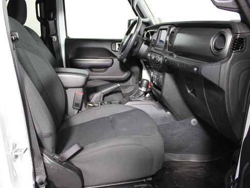 Used 2023 Jeep Wrangler Unlimited w/ Cold Weather Group AWD/4WD image 8