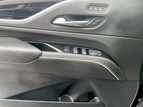 Used 2023 Cadillac Escalade V w/ LPO, ONYX Package image 39