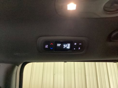 New 2026 Chrysler Pacifica Select FWD image 35