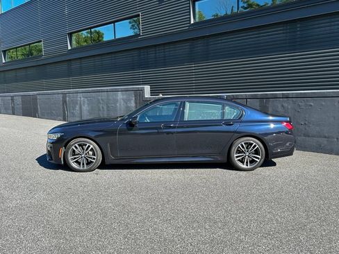 Used 2021 BMW 740i xDrive w/ M Sport Package AWD/4WD image 2