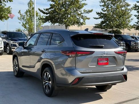 Used 2026 Toyota Highlander XLE AWD/4WD image 7