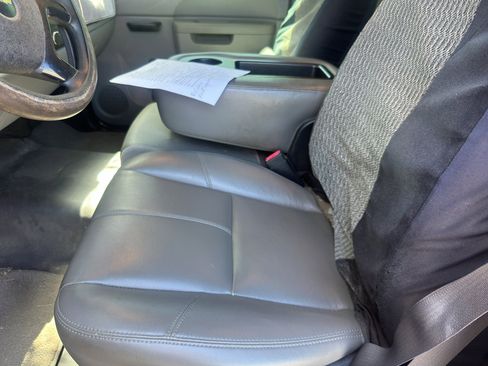 Used 2011 Chevrolet Silverado 1500 W/T image 4