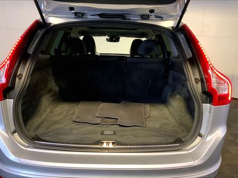 Used 2015 Volvo XC60 T6 AWD/4WD image 34