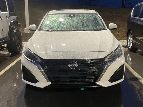 Used 2023 Nissan Altima 2.5 SV w/ SV Premium Package image 7