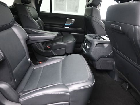 Used 2025 Ford Expedition Max Platinum AWD/4WD image 10