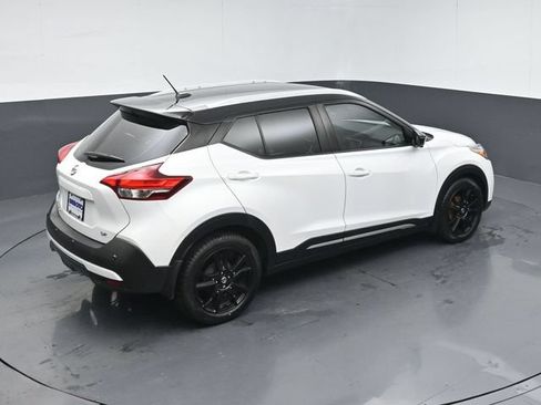 Used 2020 Nissan Kicks SR w/ SR Premium Package FWD image 41