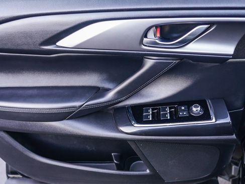 Used 2018 MAZDA CX-9 Touring image 20