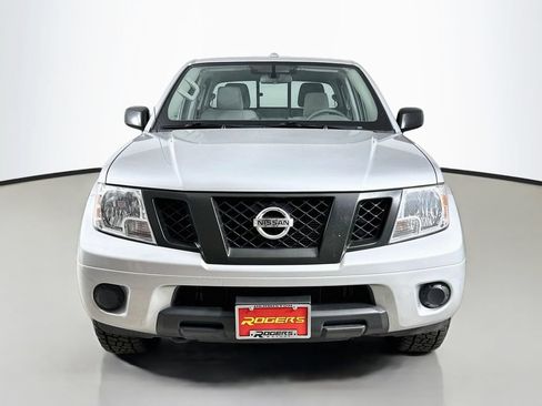Used 2018 Nissan Frontier SV AWD/4WD image 2