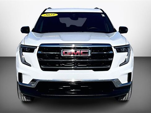 Used 2025 GMC Acadia Elevation image 3