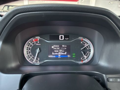 Used 2016 Honda Pilot Touring image 2