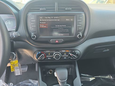 Used 2024 Kia Soul LX w/ Option Group 015 FWD image 22